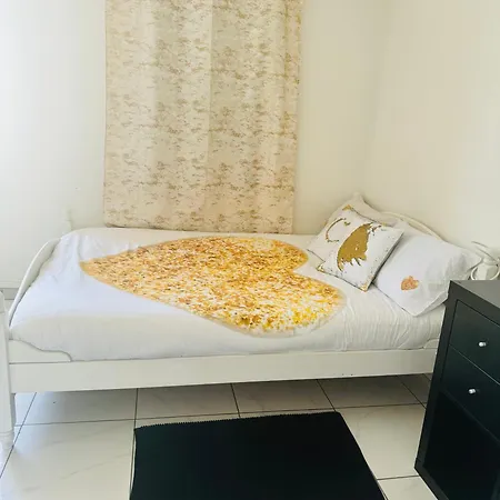 Sarcelles Δωμάτια σε οικογενειακή κατοικία